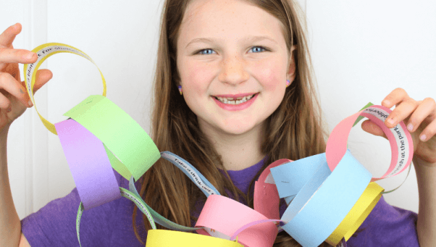 24 Easter Kindness Activities to help kids remember to be kind to those around them as they couuntdown to Easter. #kindnessactivities #kindness #kindkids #easteractivities #eastercraft #paperchain #eastercountdown