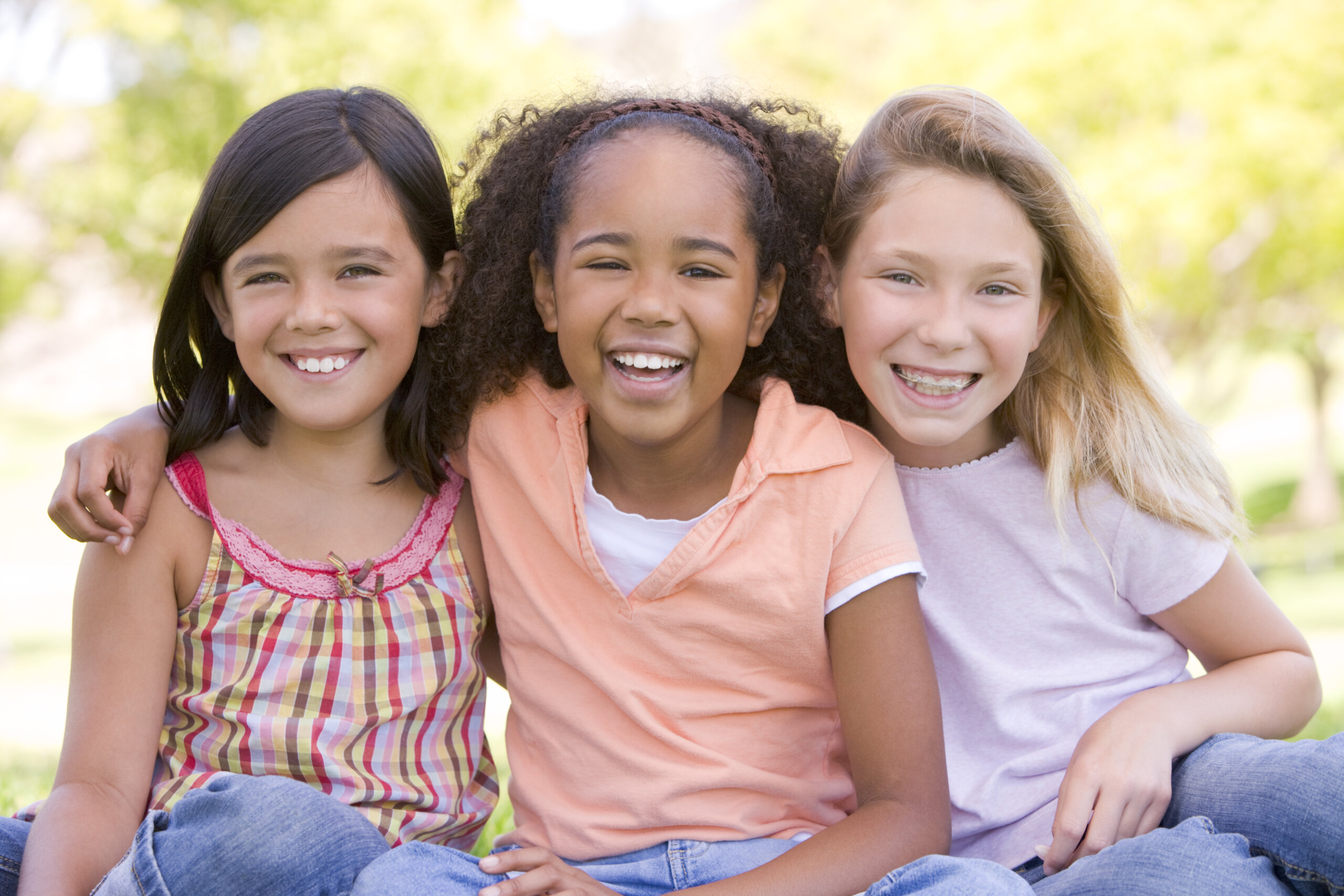 Help your kids decide for themselves who their good, real, true friends are with this friendship checklist to help them deal with friendship issues. 
